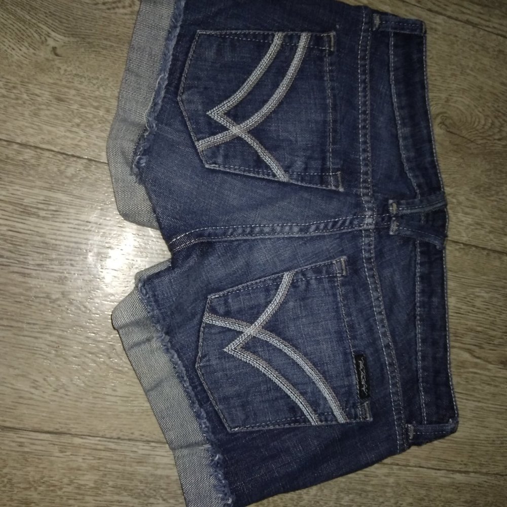 William Rast shorts - Picture 3 of 3